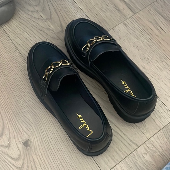 Lulus Loafers - Picture 1 of 2